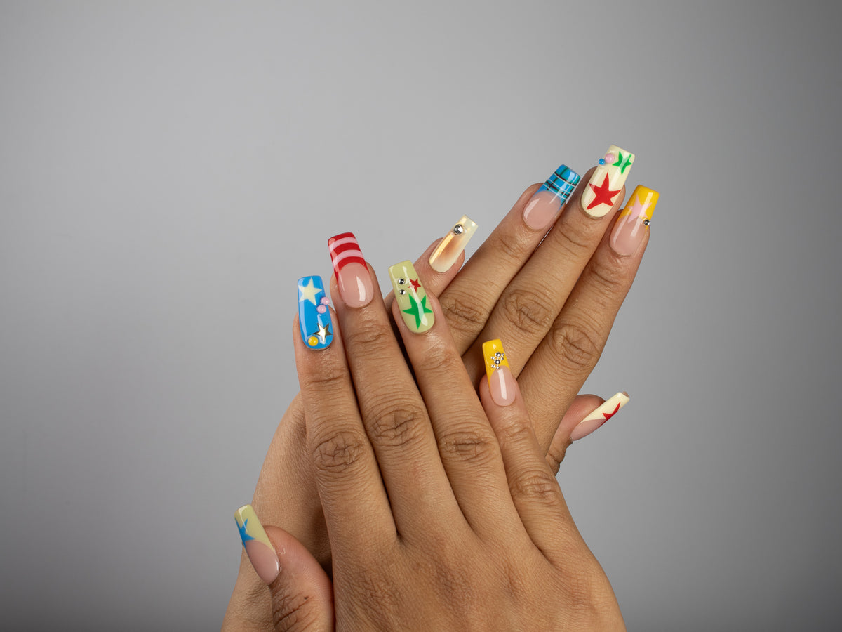 SHOW AND TELL, square press-on nails, medium length, 3D, French tip, view 6